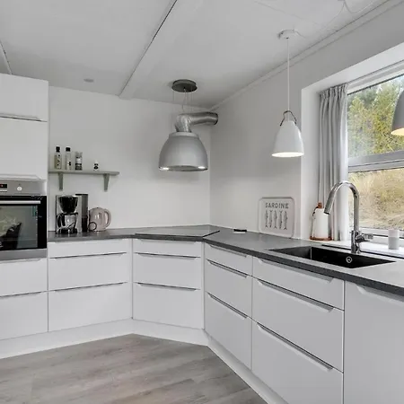 Dom wakacyjny 2 Bedroom Awesome In Romo